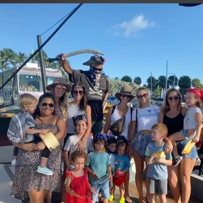 People having fun in the Bluefoot Pirate Adventure boat tour